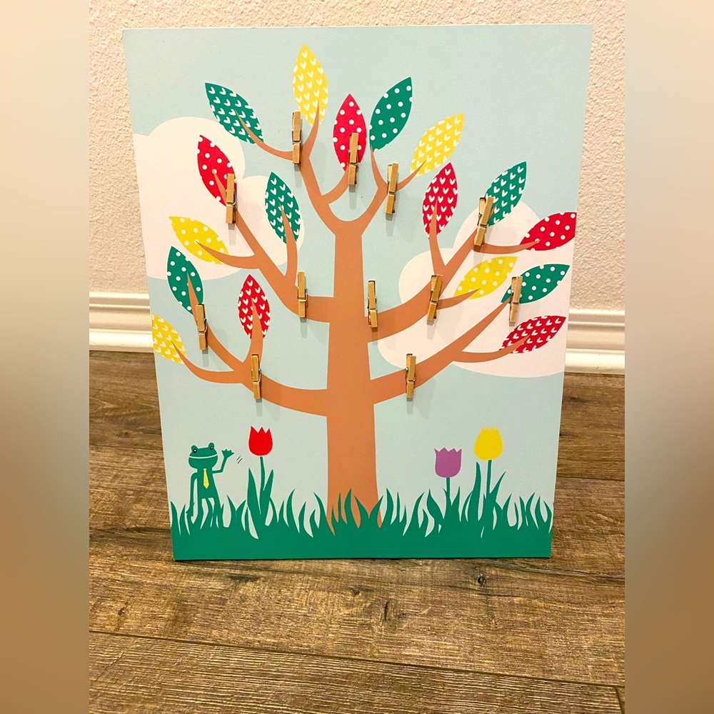 Like New Spring Tree Display Frame W/ Mini Clips For Photos Or Crafts 11 X 14 In